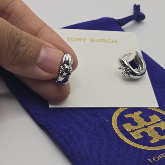 NEW Tory Burch Silver Chunky Huggie Hoop Earrings Logo Small Casual Everyday - Picture 2 of 4